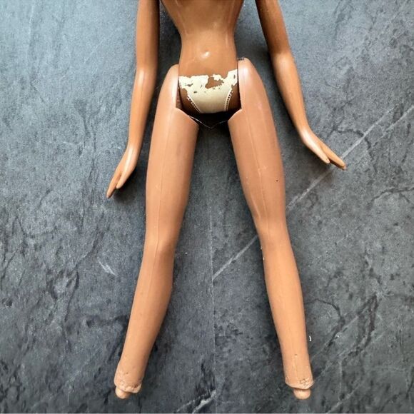 Bratz 2-Bundle Dolls Vegas Tiana & Birthday Sasha - Picture 12 of 14
